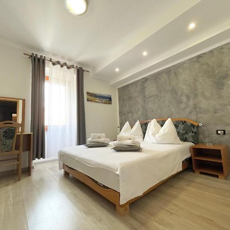 Rooms Valentino Poreč Exterior foto
