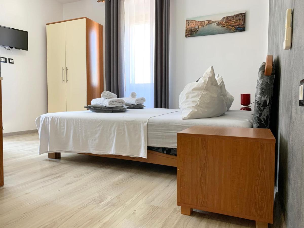Rooms Valentino Poreč Exterior foto