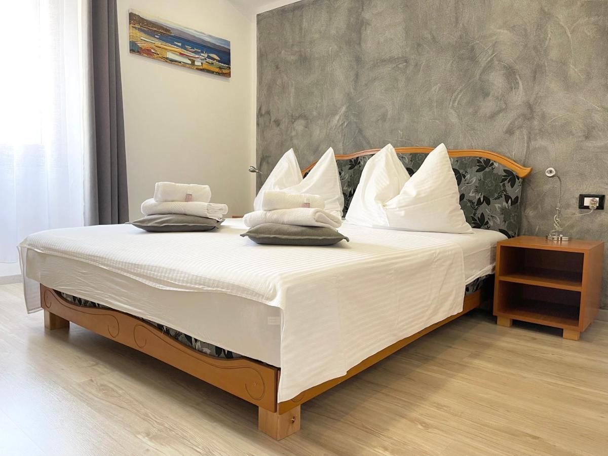 Rooms Valentino Poreč Exterior foto