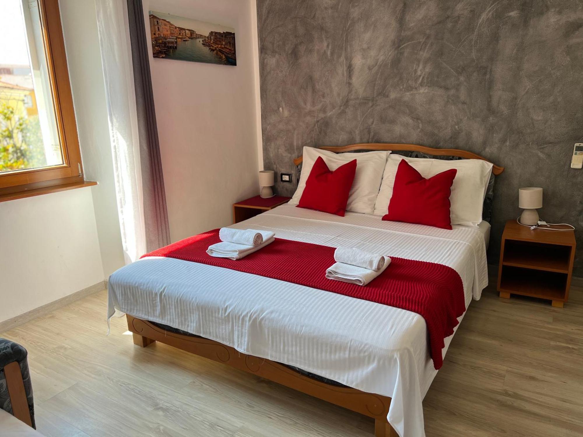 Rooms Valentino Poreč Exterior foto